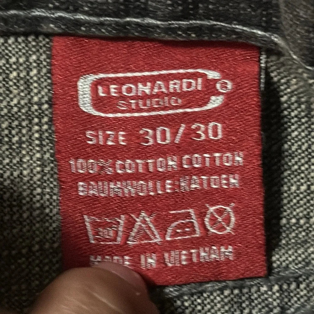 Leonardi stylish gray